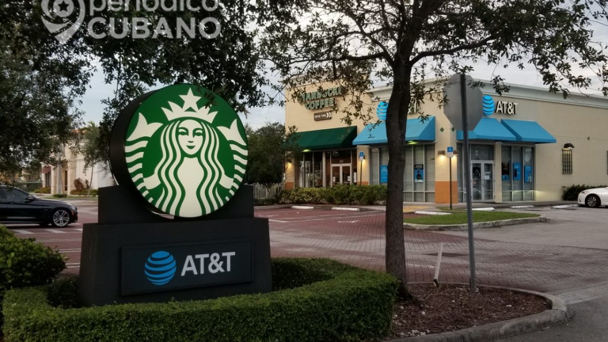 Starbucks aumentaría los precios en EEUU durante el 2022