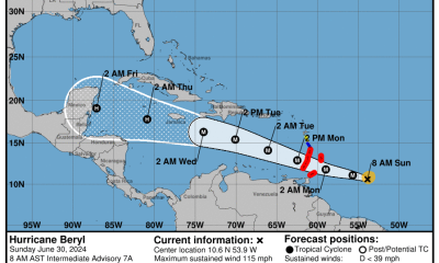 Huracán Beryl alcanza la categoría tres mientras se encamina al Caribe