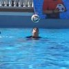 Johen Lefont establece nuevo récord mundial en dominio del balón en el agua